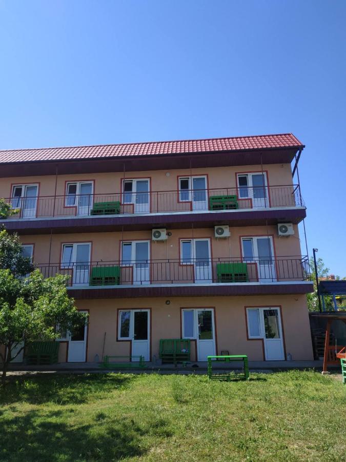 Hotel Monte Karlo Zaliznyj Port Exteriér fotografie