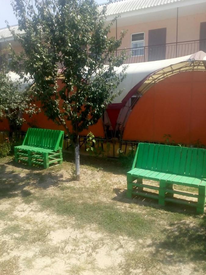 Hotel Monte Karlo Zaliznyj Port Exteriér fotografie